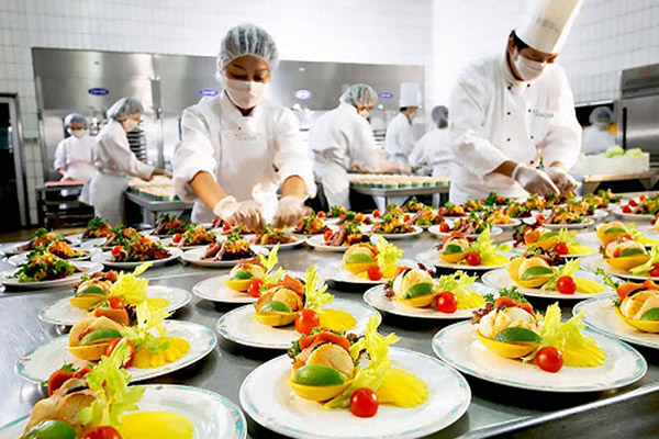 راه اندازی کترینگ و آشپزخانه صنعتی